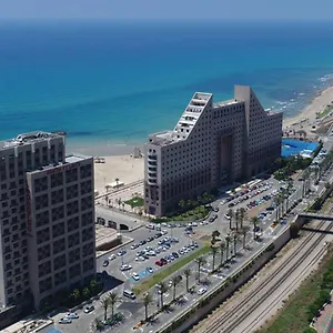 https://almog-tower.gethaifahotels.com